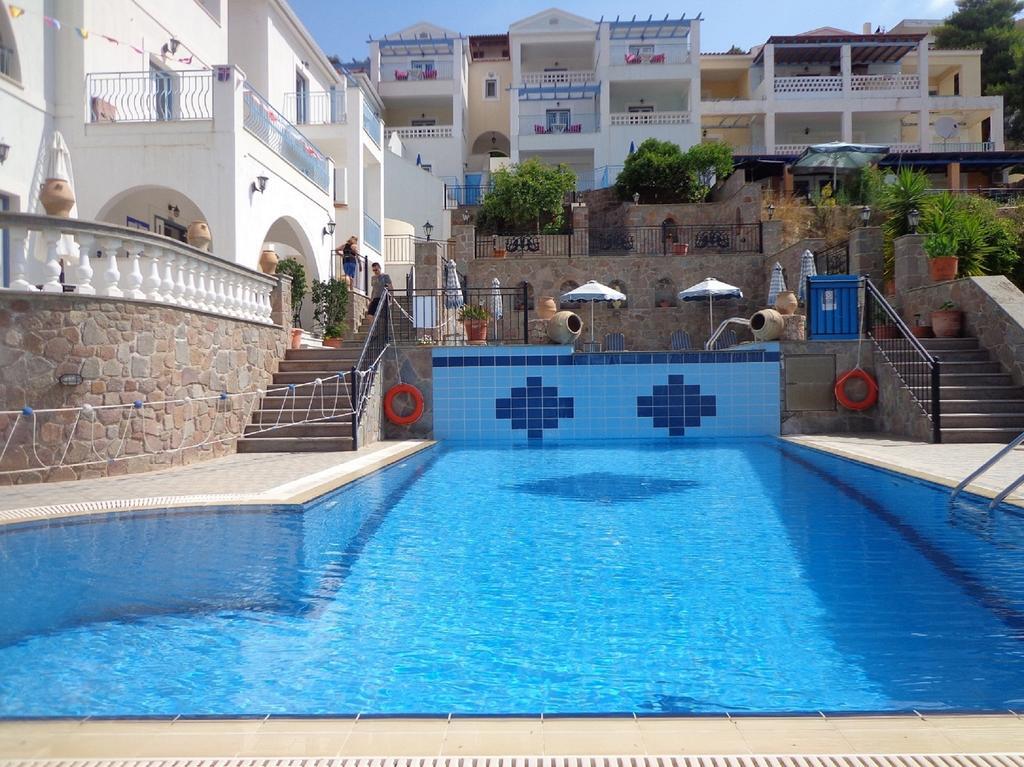 Poros Town Ktm Sunny Villas المظهر الخارجي الصورة