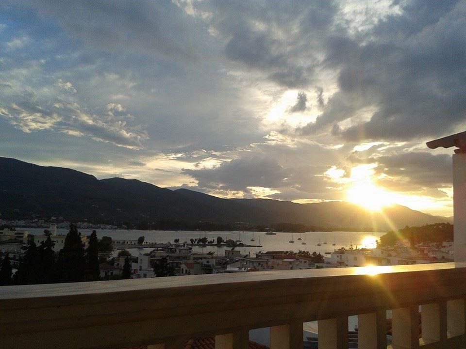 Poros Town Ktm Sunny Villas الغرفة الصورة