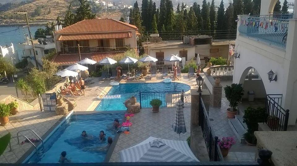 Poros Town Ktm Sunny Villas المظهر الخارجي الصورة