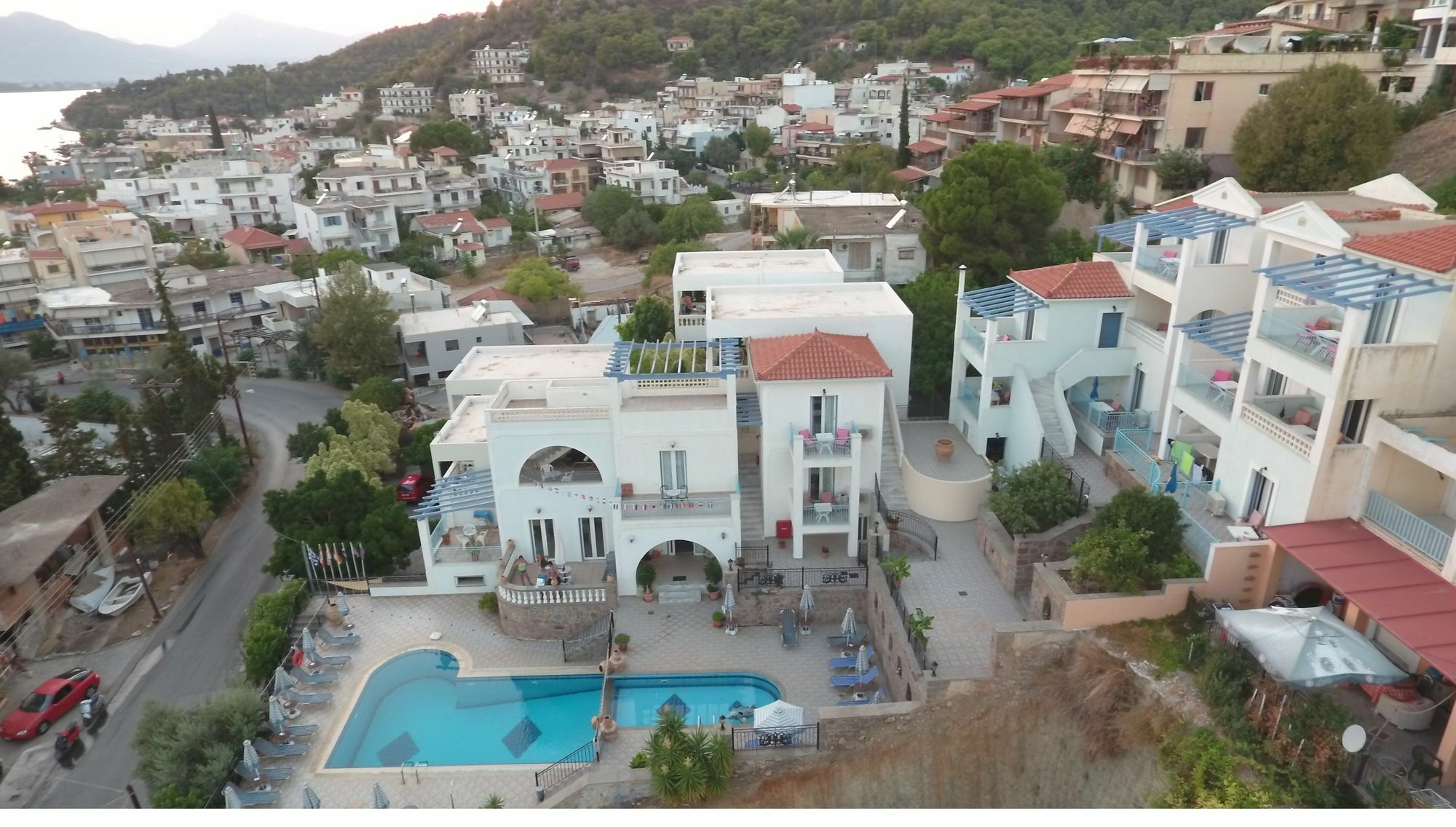 Poros Town Ktm Sunny Villas المظهر الخارجي الصورة