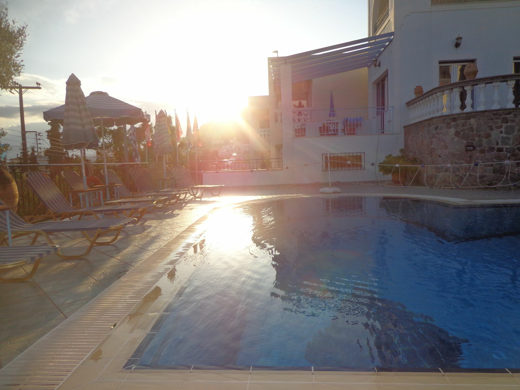 Poros Town Ktm Sunny Villas المظهر الخارجي الصورة